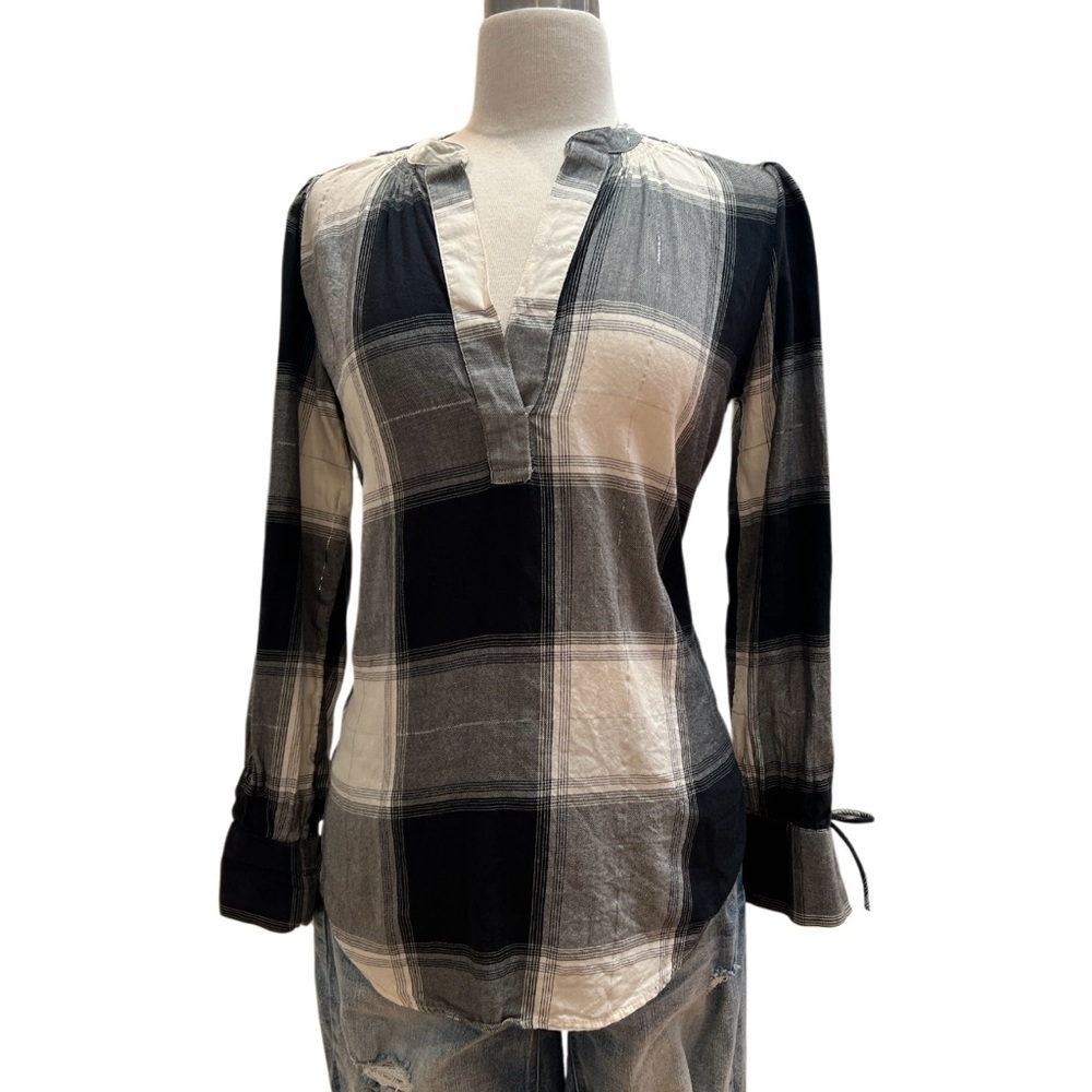 LOFT Black and White Plaid Button Down Shirt